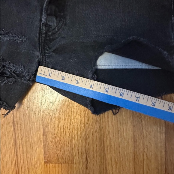 Levis 501 Distressed Ripped Black Denim Cut Off Shorts Womens Size w32 (a2 - Picture 6 of 10